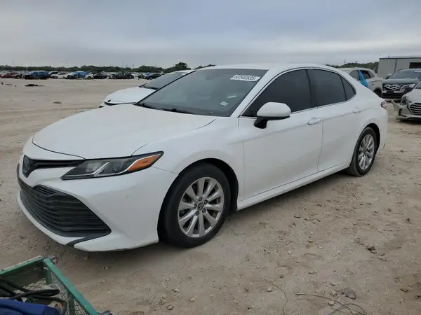 4T1B11HK2JU521003 2018 TOYOTA CAMRY - Image 1