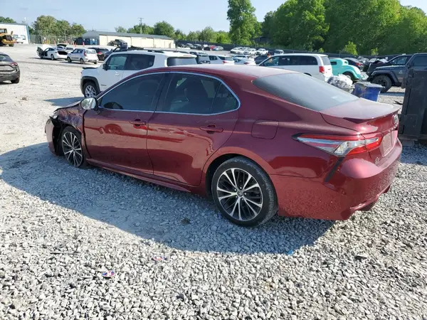 4T1B11HK2JU521101 2018 TOYOTA CAMRY - Image 2