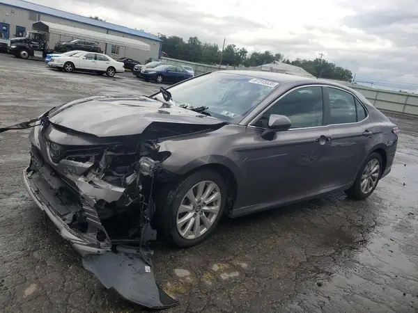 4T1B11HK2JU521549 2018 TOYOTA CAMRY - Image 1