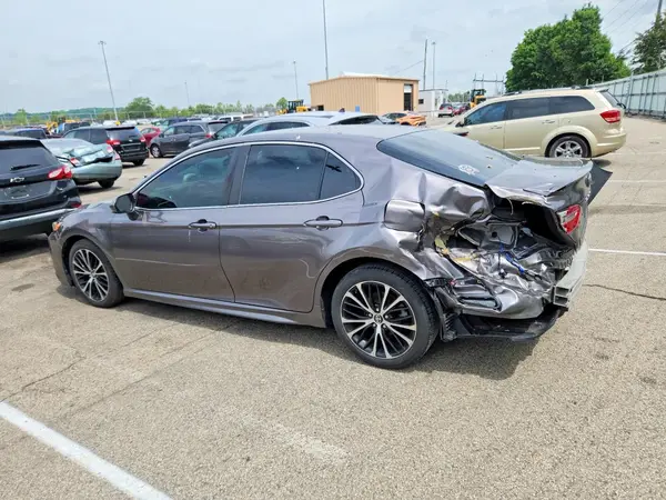 4T1B11HK2JU524354 2018 TOYOTA CAMRY - Image 2