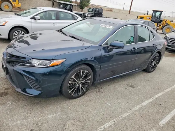 4T1B11HK2JU525004 2018 TOYOTA CAMRY - Image 1