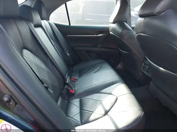 4T1B11HK2JU525620 2018 TOYOTA CAMRY - Image 8