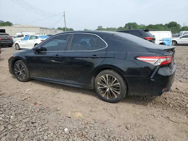 4T1B11HK2JU527156 2018 TOYOTA CAMRY - Image 2