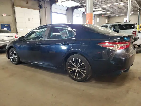 4T1B11HK2JU532079 2018 TOYOTA CAMRY - Image 2