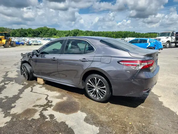 4T1B11HK2JU535192 2018 TOYOTA CAMRY - Image 2
