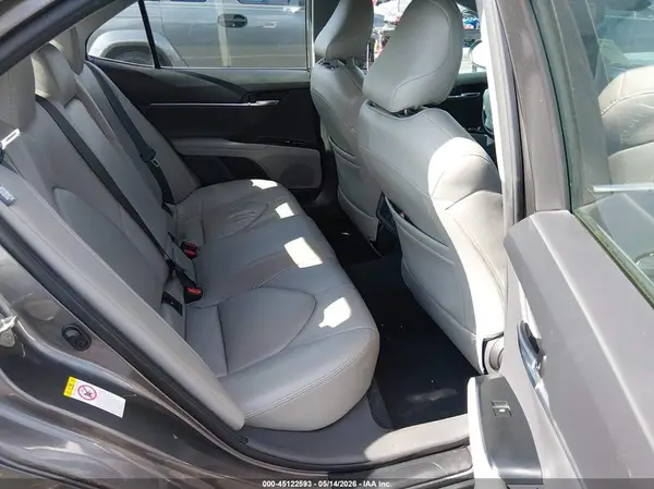 4T1B11HK2JU536875 2018 TOYOTA CAMRY - Image 8