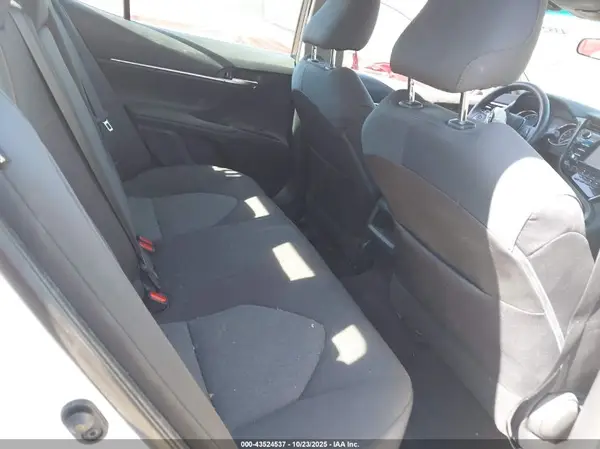 4T1B11HK2JU537329 2018 TOYOTA CAMRY - Image 8