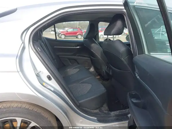 4T1B11HK2JU537573 2018 TOYOTA CAMRY - Image 8