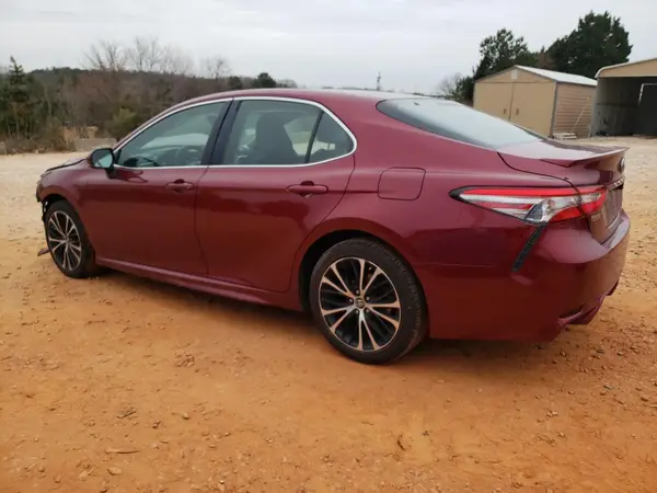 4T1B11HK2JU541056 2018 TOYOTA CAMRY - Image 2