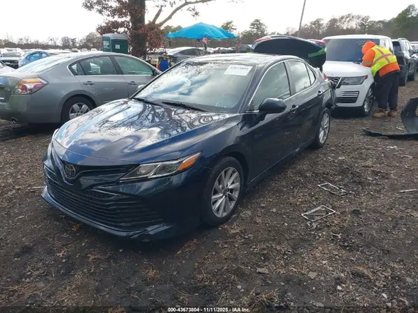 4T1B11HK2JU541140 2018 TOYOTA CAMRY - Image 2