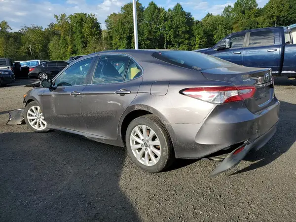 4T1B11HK2JU541493 2018 TOYOTA CAMRY - Image 2