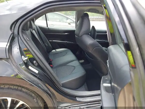4T1B11HK2JU542353 2018 TOYOTA CAMRY - Image 8