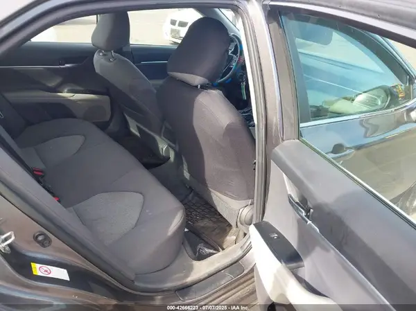 4T1B11HK2JU542739 2018 TOYOTA CAMRY - Image 8
