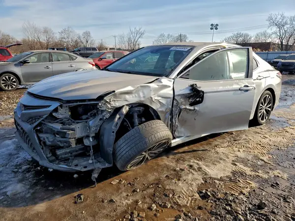 4T1B11HK2JU545205 2018 TOYOTA CAMRY - Image 1