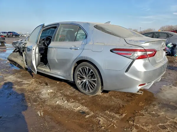 4T1B11HK2JU545205 2018 TOYOTA CAMRY - Image 2