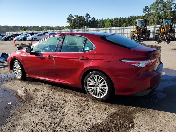 4T1B11HK2JU546743 2018 TOYOTA CAMRY - Image 2