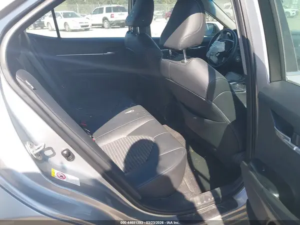 4T1B11HK2JU547682 2018 TOYOTA CAMRY - Image 8