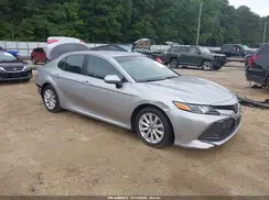 4T1B11HK2JU548735 2018 TOYOTA CAMRY