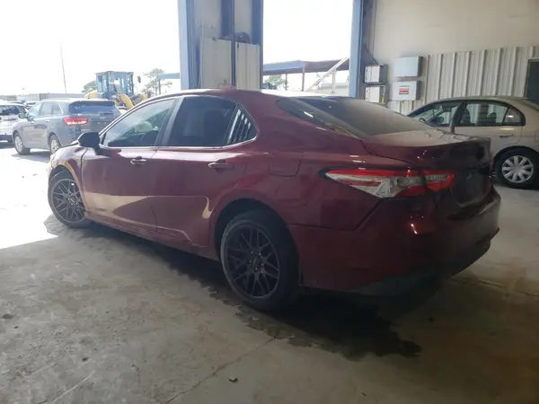 4T1B11HK2JU549545 2018 TOYOTA CAMRY - Image 2