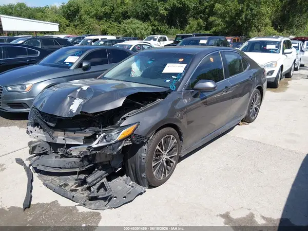 4T1B11HK2JU550033 2018 TOYOTA CAMRY - Image 2