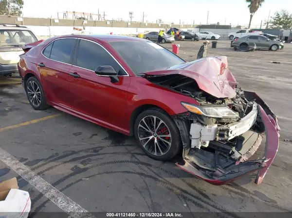 4T1B11HK2JU550355 2018 TOYOTA CAMRY - Image 1