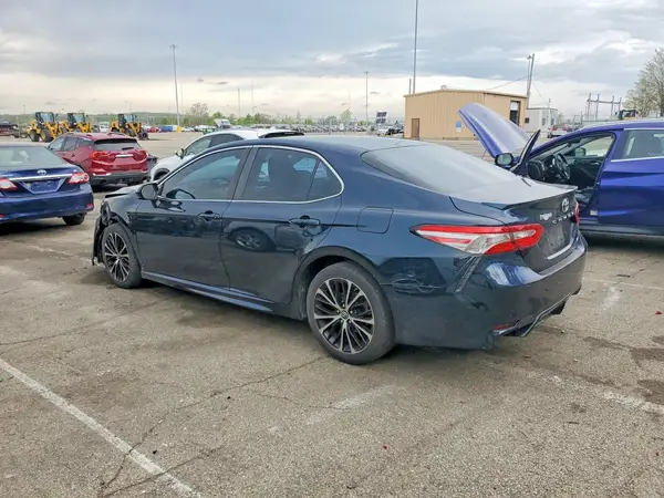 4T1B11HK2JU551330 2018 TOYOTA CAMRY - Image 2