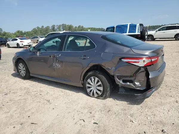 4T1B11HK2JU552056 2018 TOYOTA CAMRY - Image 2