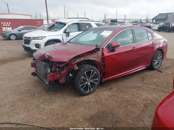 4T1B11HK2JU552798 2018 TOYOTA CAMRY - Image 2