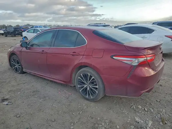 4T1B11HK2JU553417 2018 TOYOTA CAMRY - Image 2