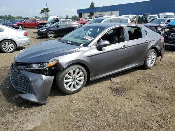 4T1B11HK2JU554986 2018 TOYOTA CAMRY - Image 1