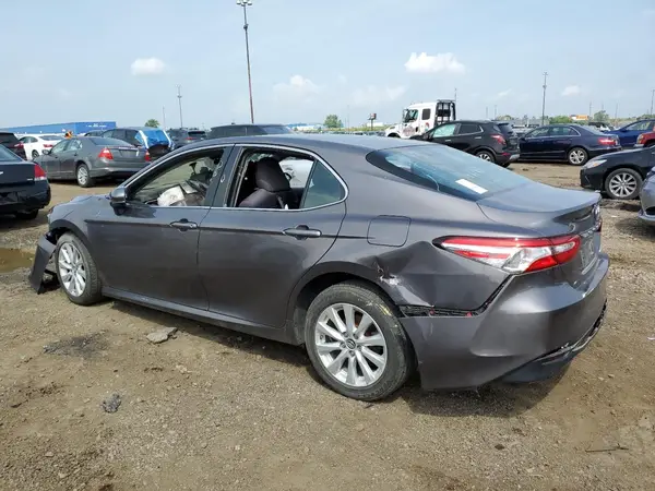 4T1B11HK2JU554986 2018 TOYOTA CAMRY - Image 2