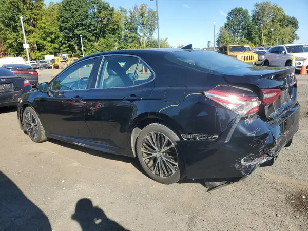 4T1B11HK2JU555605 2018 TOYOTA CAMRY - Image 2