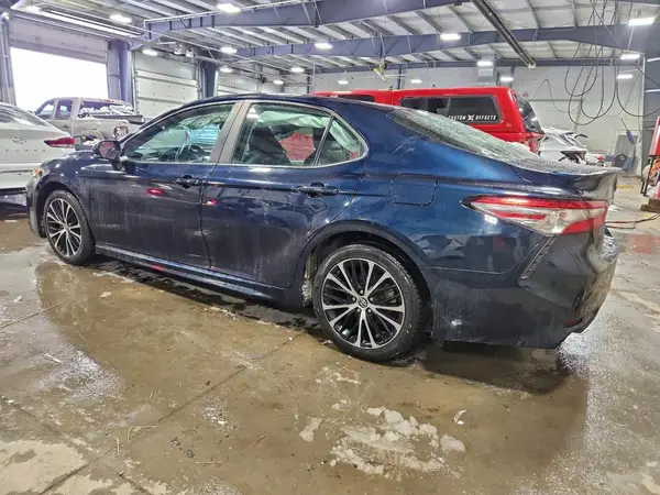 4T1B11HK2JU555622 2018 TOYOTA CAMRY - Image 2