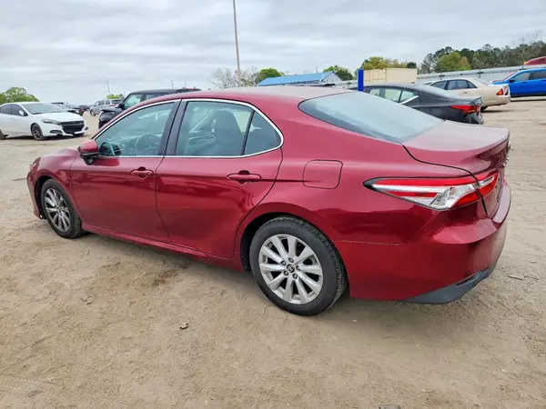 4T1B11HK2JU556320 2018 TOYOTA CAMRY - Image 2
