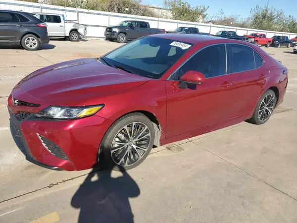 4T1B11HK2JU556849 2018 TOYOTA CAMRY - Image 1