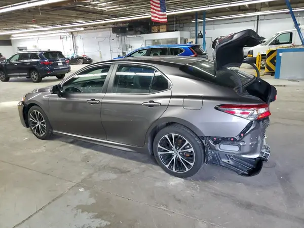 4T1B11HK2JU559606 2018 TOYOTA CAMRY - Image 2
