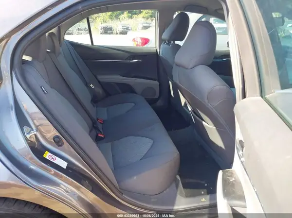 4T1B11HK2JU561386 2018 TOYOTA CAMRY - Image 8