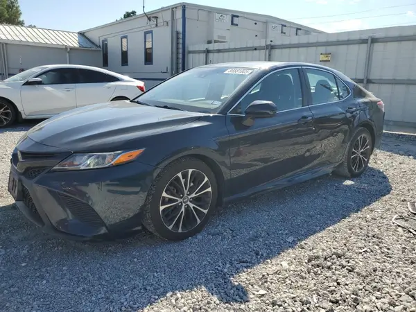 4T1B11HK2JU564496 2018 TOYOTA CAMRY - Image 1