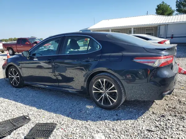 4T1B11HK2JU564496 2018 TOYOTA CAMRY - Image 2