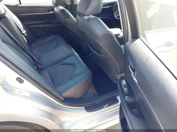 4T1B11HK2JU564806 2018 TOYOTA CAMRY - Image 8