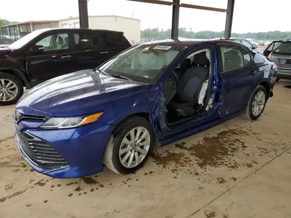 4T1B11HK2JU564935 2018 TOYOTA CAMRY - Image 1