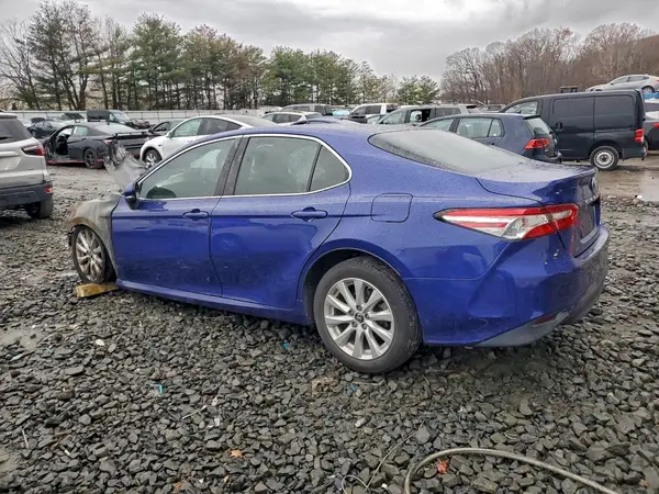 4T1B11HK2JU566913 2018 TOYOTA CAMRY - Image 2
