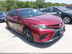 4T1B11HK2JU569472 2018 TOYOTA CAMRY
