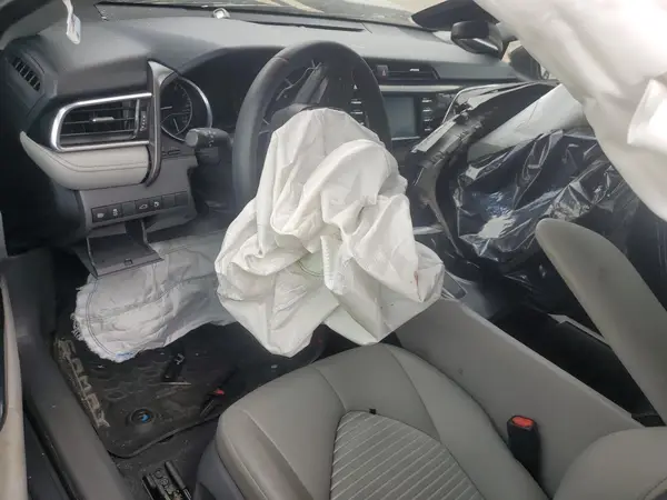 4T1B11HK2JU569763 2018 TOYOTA CAMRY - Image 8