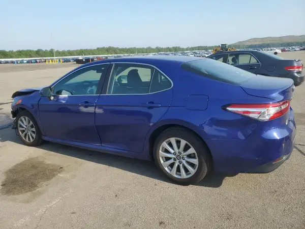 4T1B11HK2JU570959 2018 TOYOTA CAMRY - Image 2
