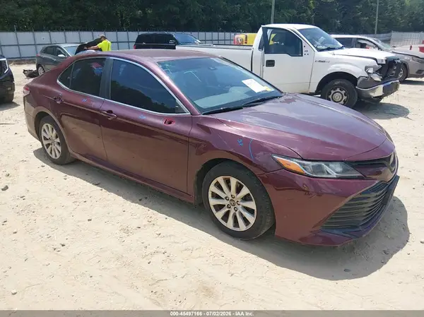4T1B11HK2JU572985 2018 TOYOTA CAMRY - Image 1