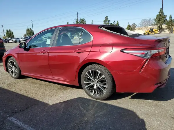 4T1B11HK2JU573716 2018 TOYOTA CAMRY - Image 2