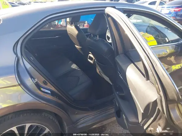 4T1B11HK2JU574994 2018 TOYOTA CAMRY - Image 8