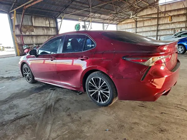 4T1B11HK2JU575515 2018 TOYOTA CAMRY - Image 2