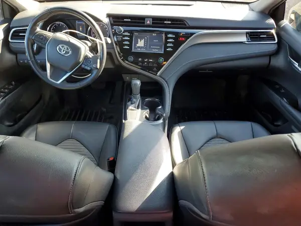 4T1B11HK2JU575692 2018 TOYOTA CAMRY - Image 8